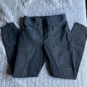 Duluth Trading Company black slim pull-on jeans